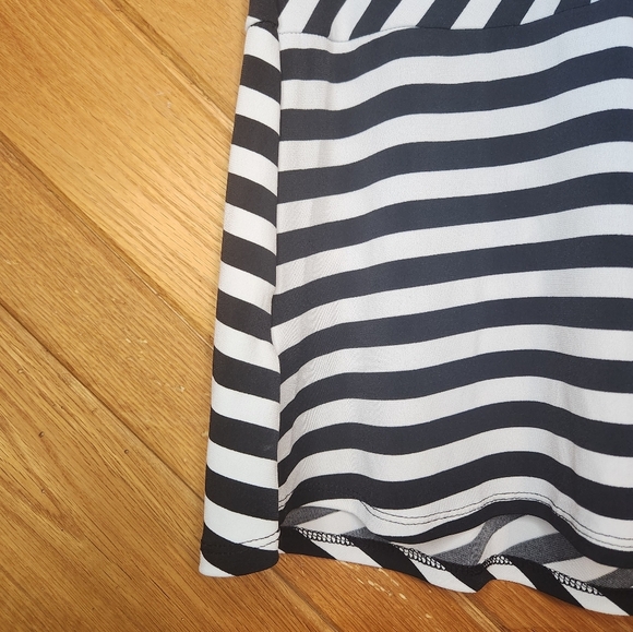 Worthington small stretch cinched waist black and white striped v neck blouse - Picture 10 of 12